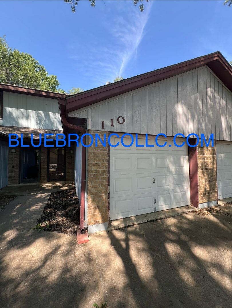 New flooring and fresh paint in this spacious unit!