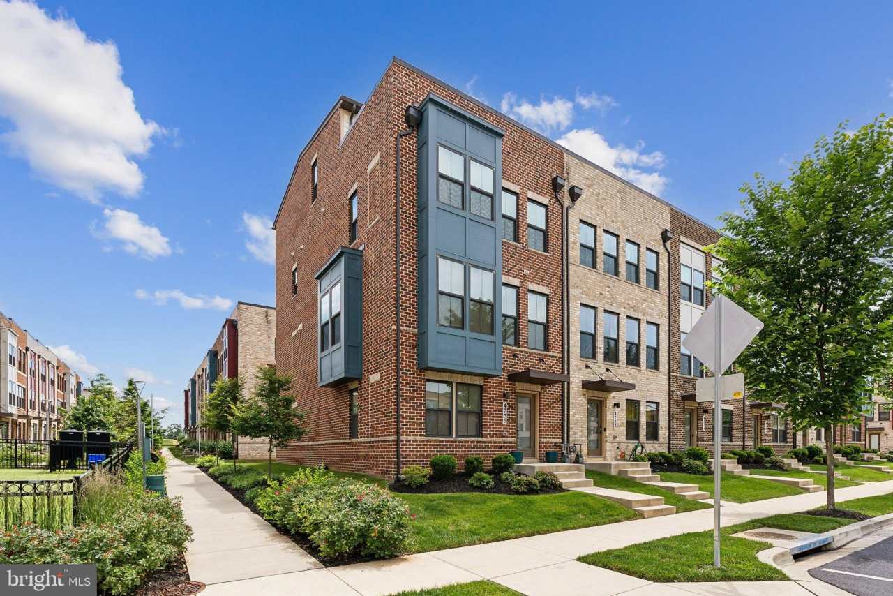 4735 TOWNE PARK ROAD