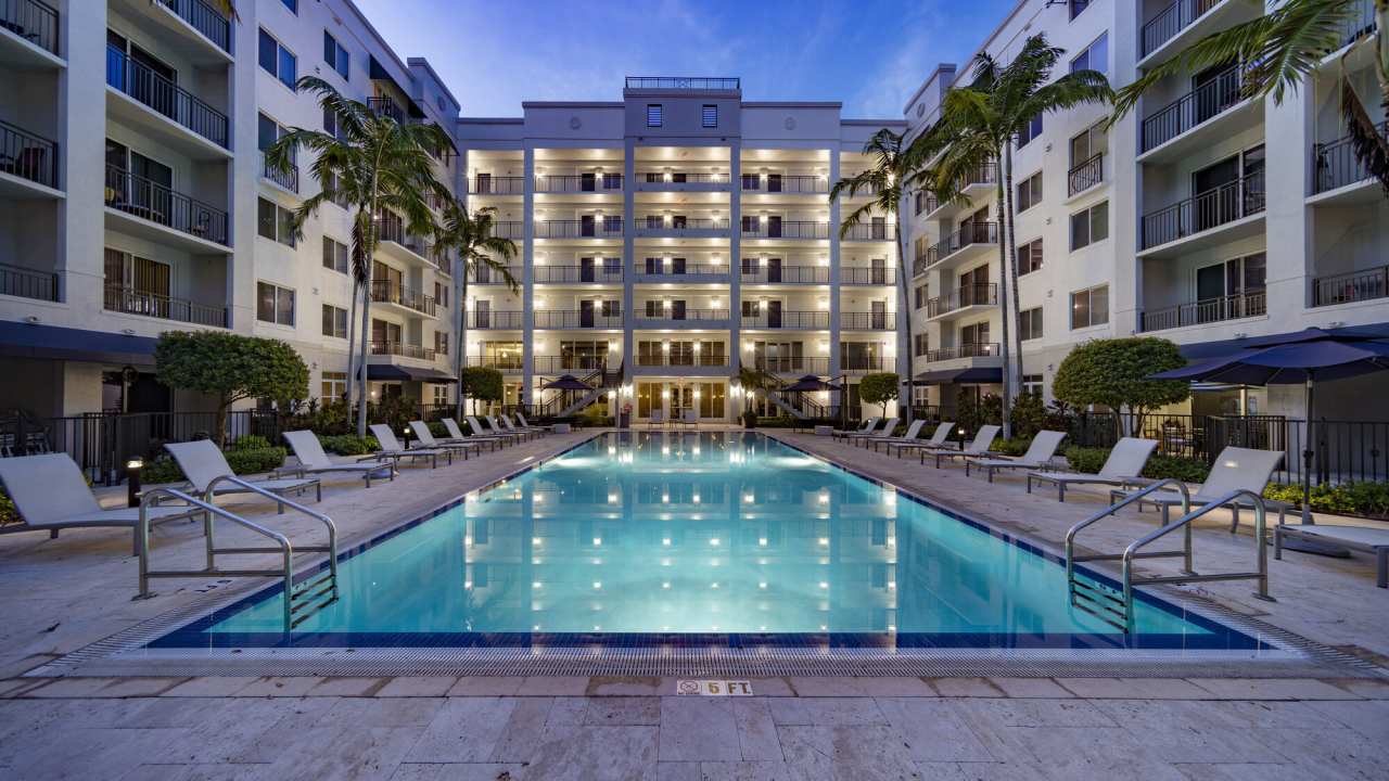 The Manor in Plantation - Apartment & Townhomes