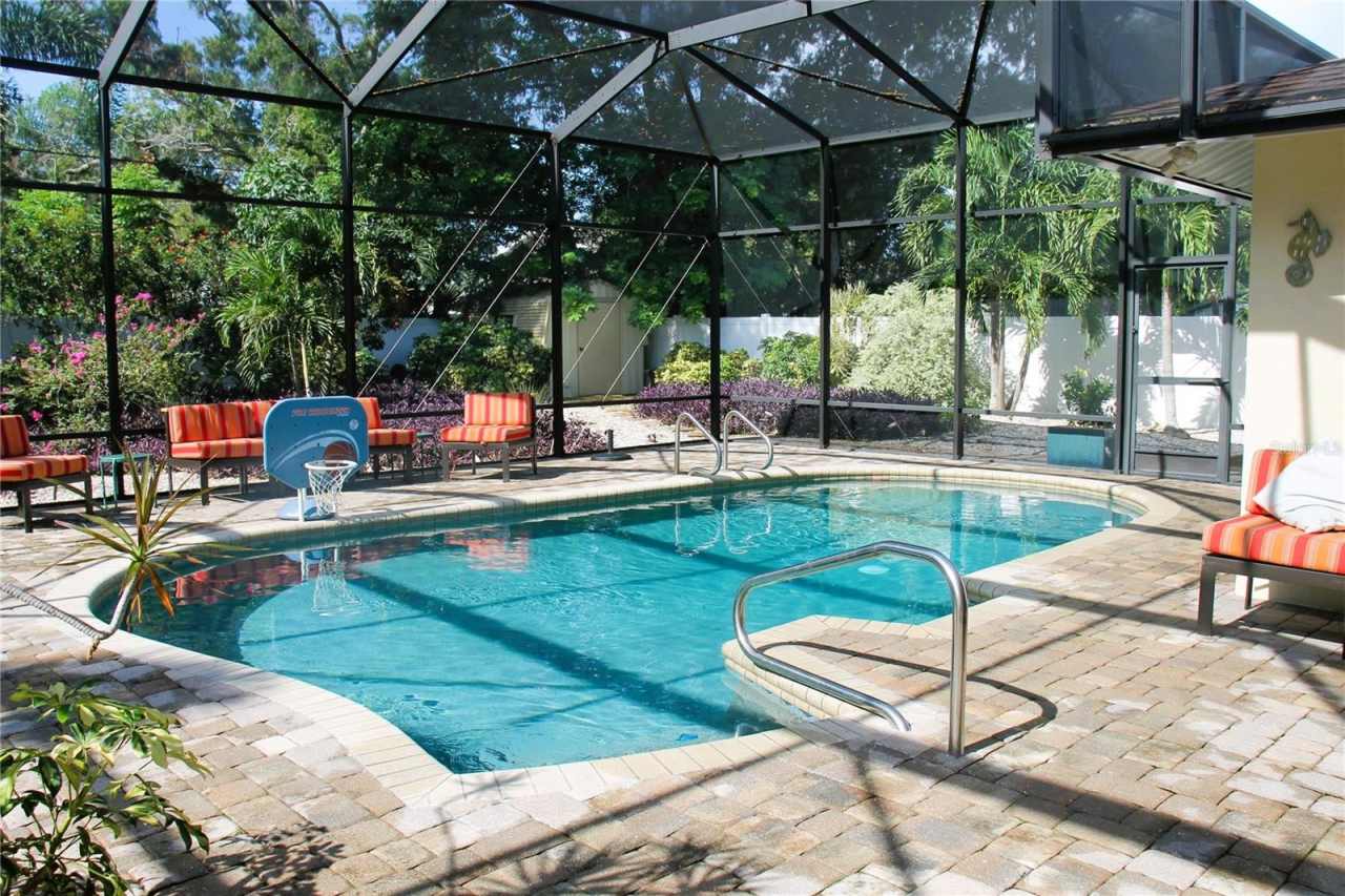 2710 DAVIS BOULEVARD