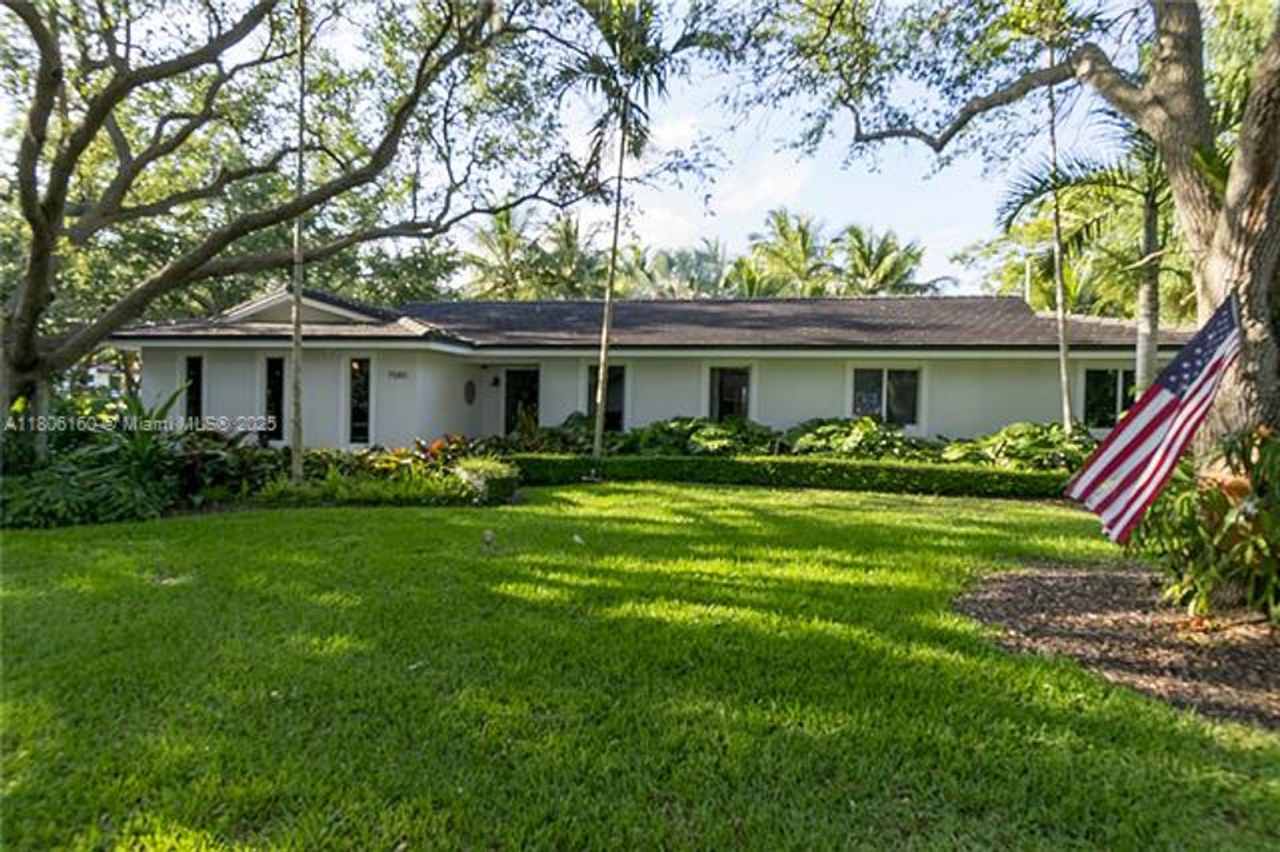 7585 SW 163rd St # PALMETTO BAY, FL 33157