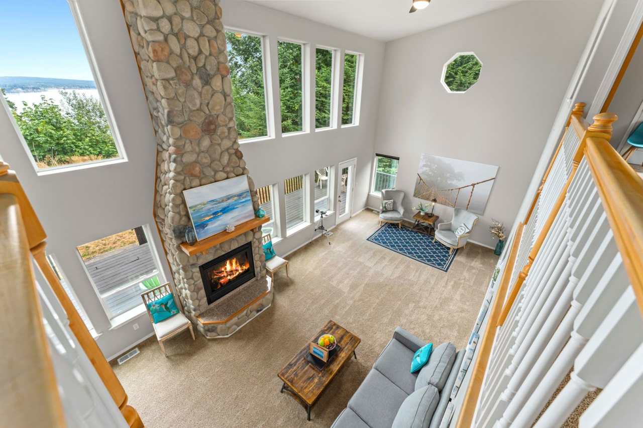 Gorgeous 3 bedroom 4 bathroom ocean view home on Camano Island