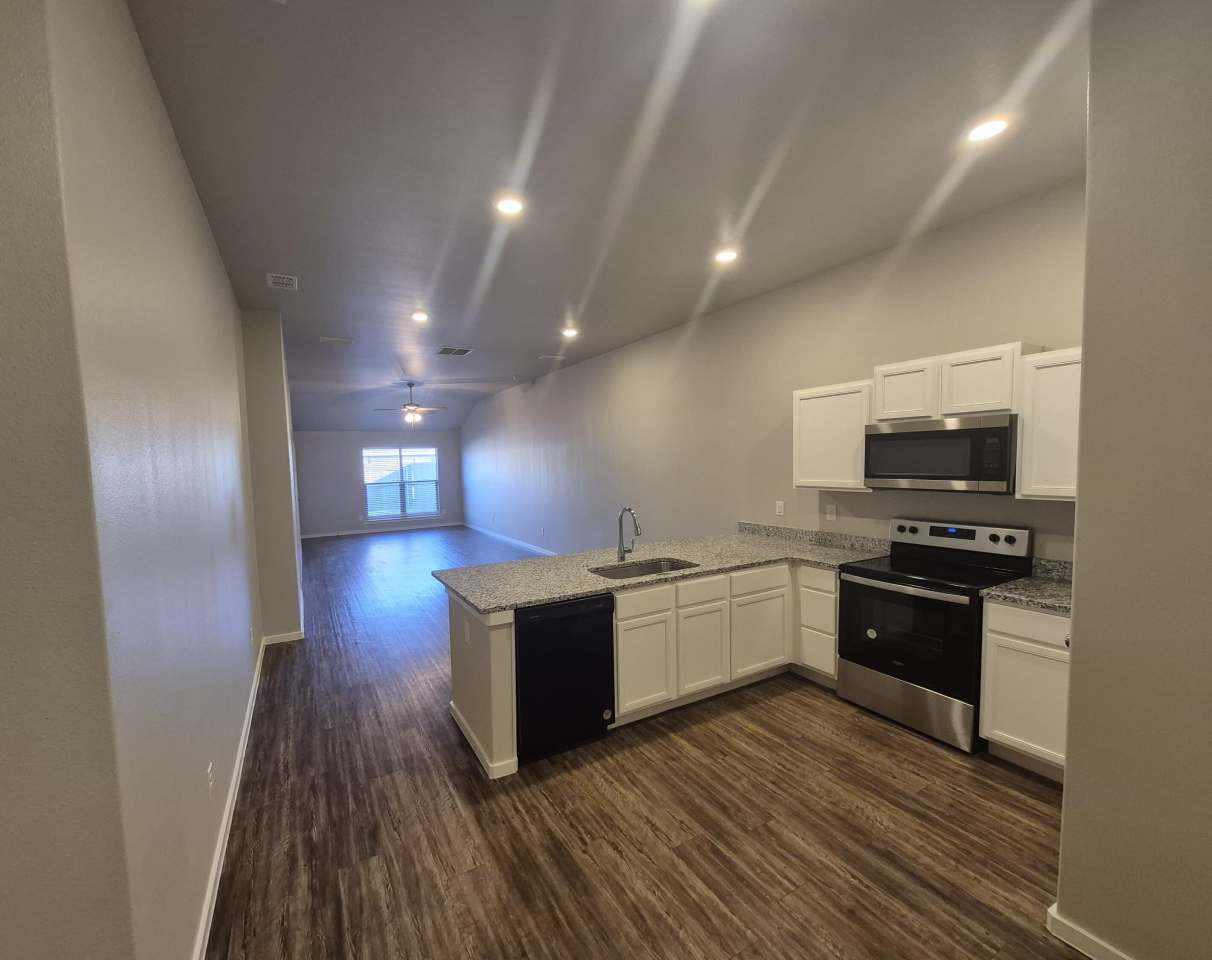 2112 N Jayton Avenue