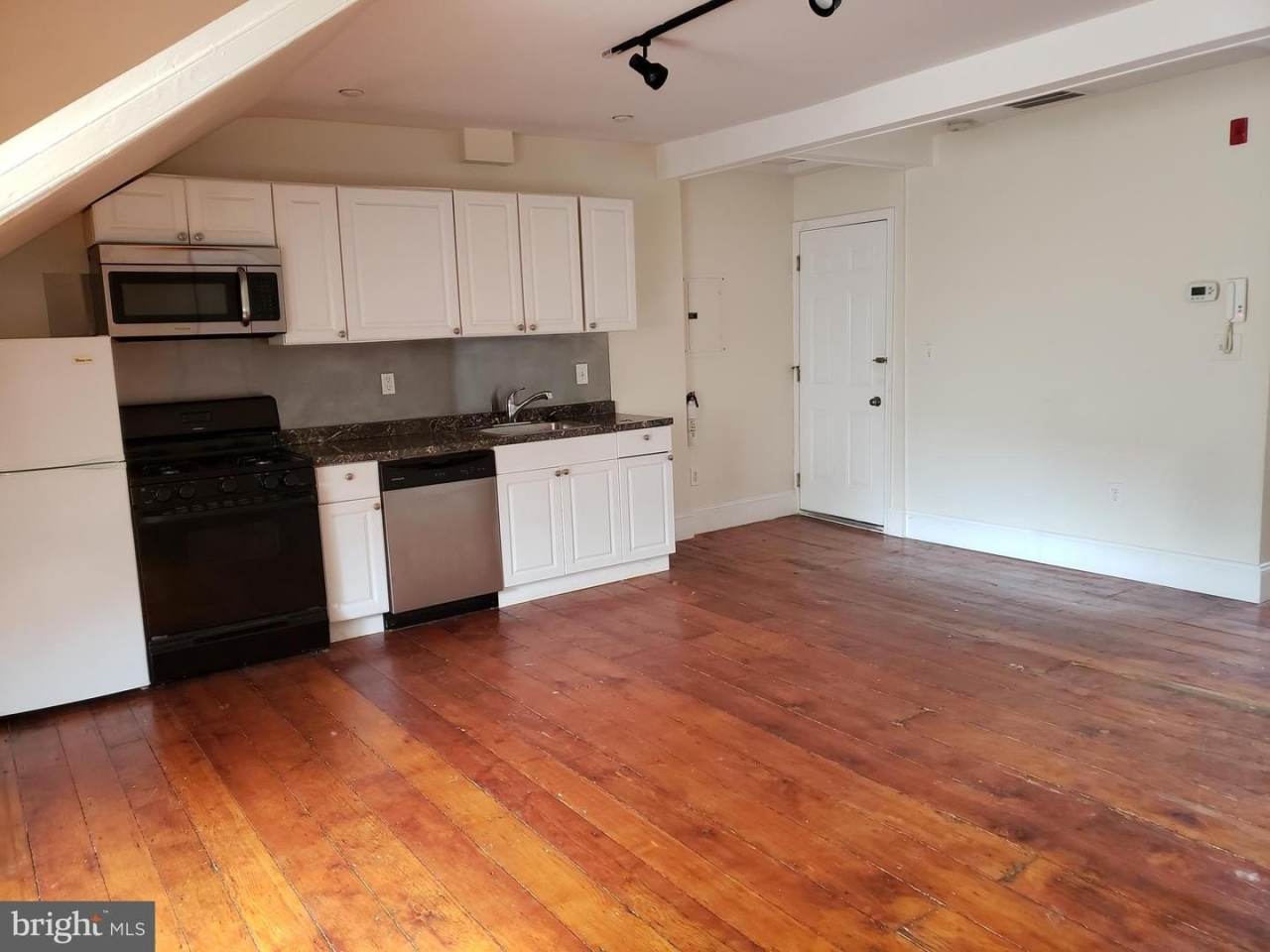 1209 SPRUCE ST ##4