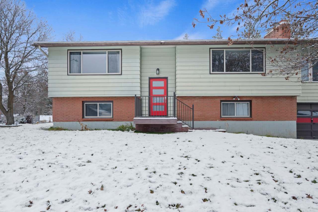 4-Bedroom Retreat in Medical Lake - 2 Baths  2,454 Sq/Ft Half Month Rent Free!