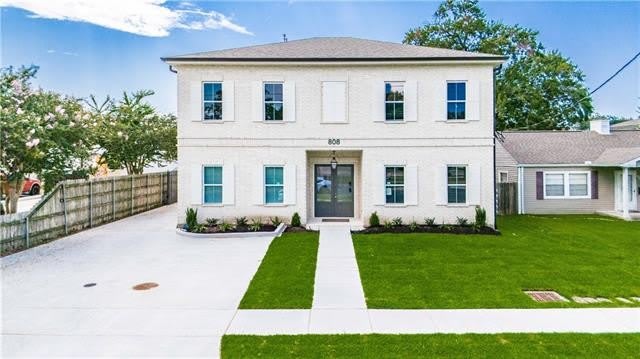 808 BONNABEL Boulevard