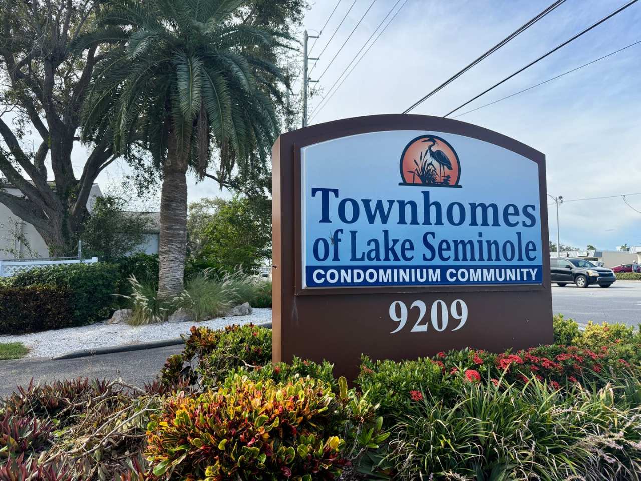 Serene Living at Townhomes of Lake Seminole 2/1.5 - 2 story condo