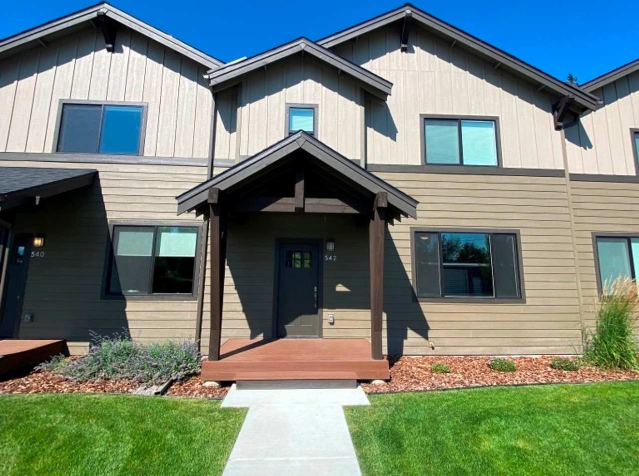 Gorgeous New 3 bedroom Furnished Whitefish Townhouse