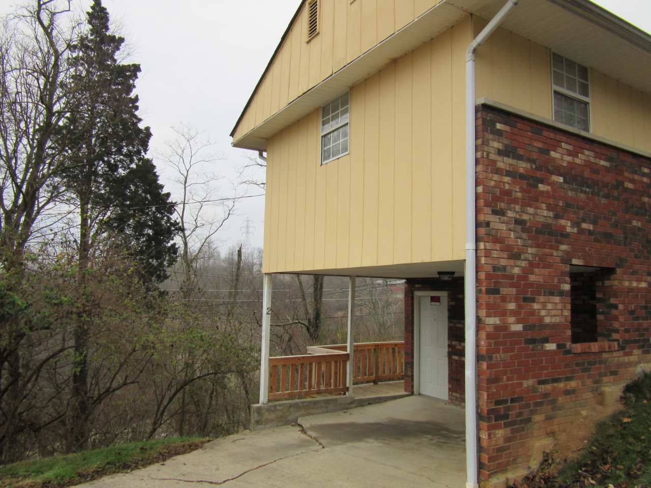 8 Circle Dr