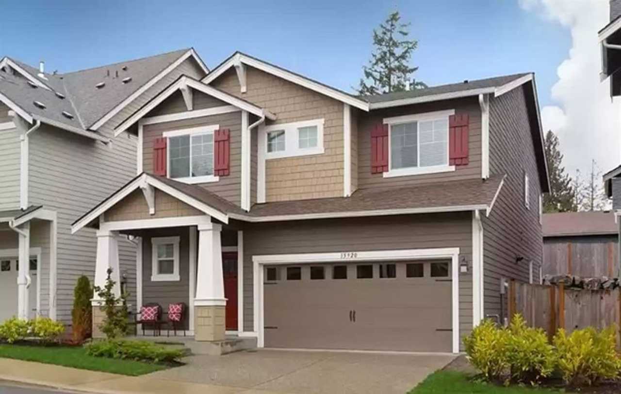 Gorgeous home with 4 Bedroom and 2.5 Bathroom