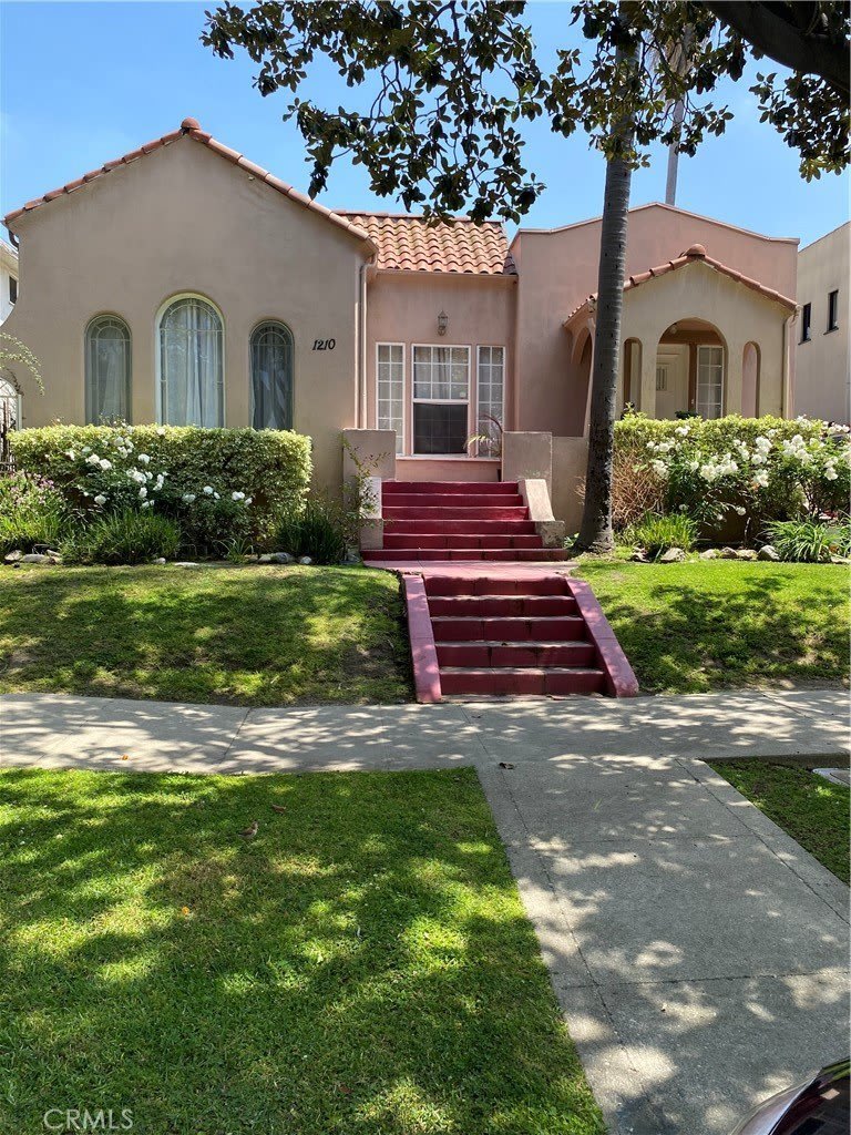 1210 S Citrus Avenue