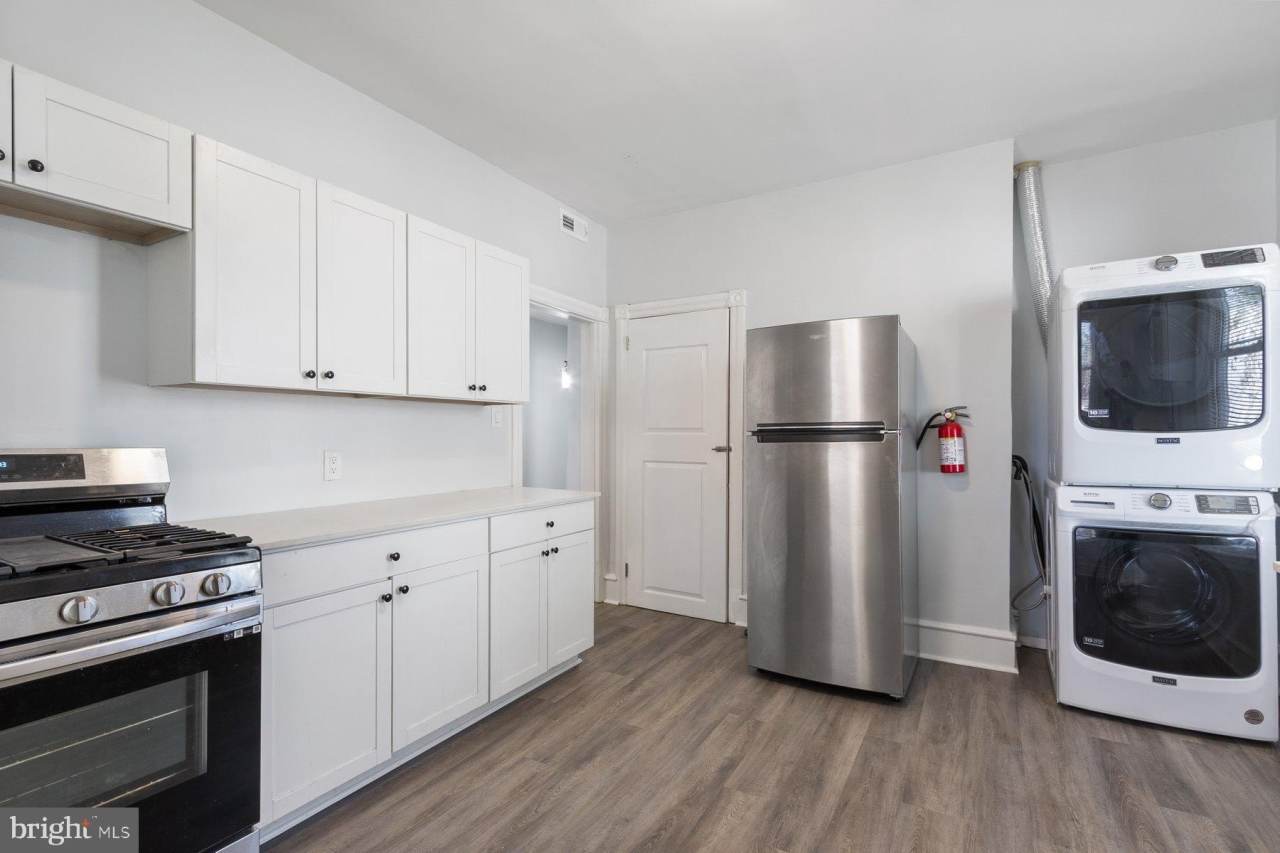 38 CURTIS Avenue unit: B