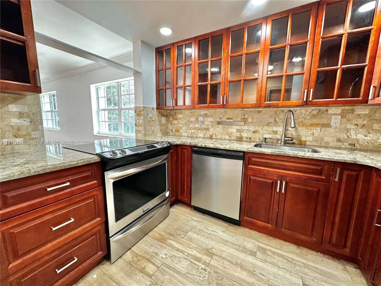 2301 NE 14th St Cswy