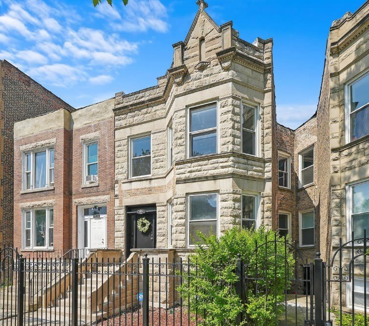 1910 S Hamlin Avenue