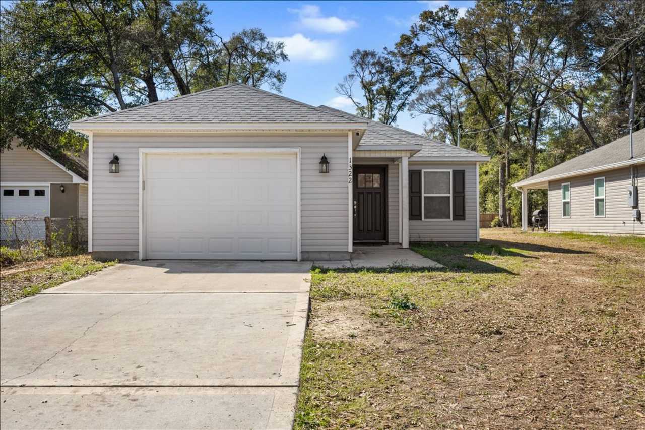 3 bedrooms 2 bathrooms