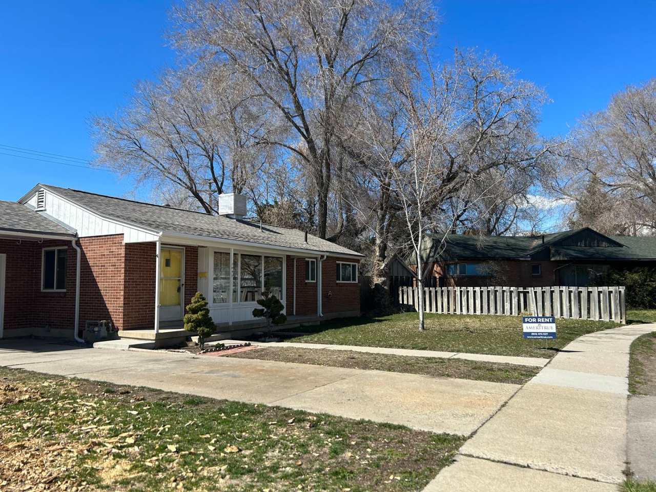 3 Bedroom 1 Bathroom House in Prove with fenced yard!