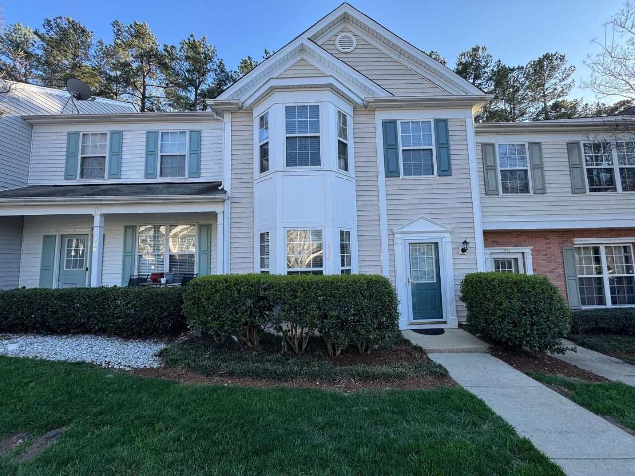 204 Canyon Lake Circle