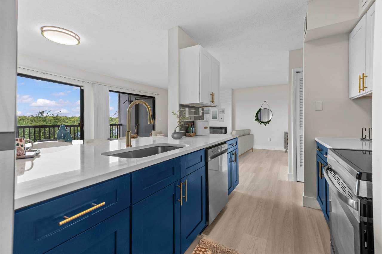 The Waverly on the Lake