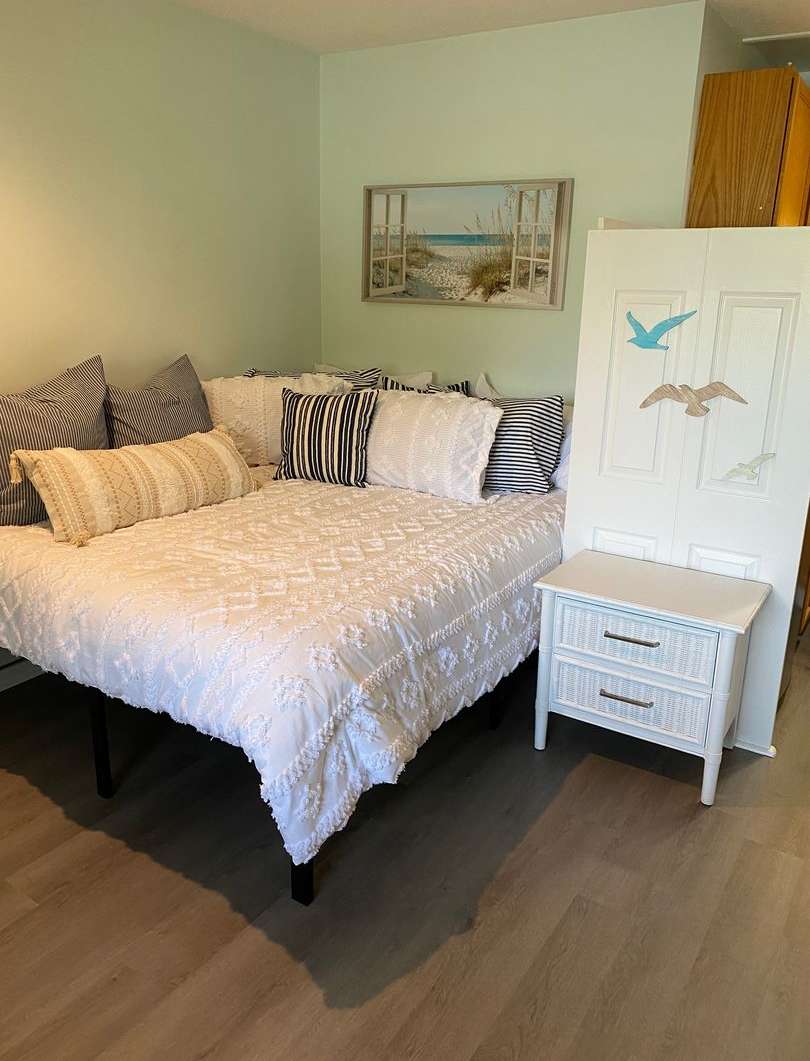 1BR/1BA Condo with Utilities Included in Fairfield Harbour Marina Community!