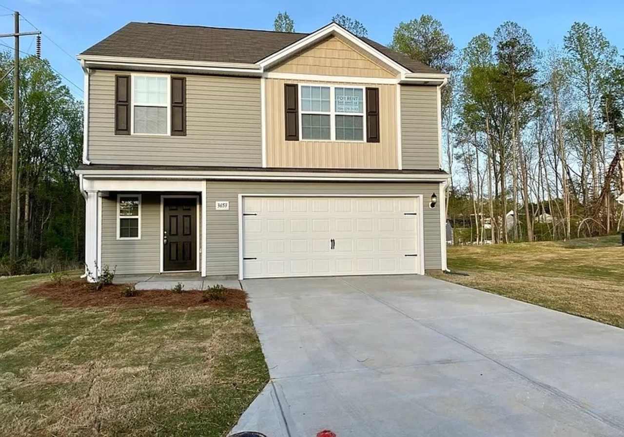 Room in 4 Bedroom Home at Fallen Tree Dr