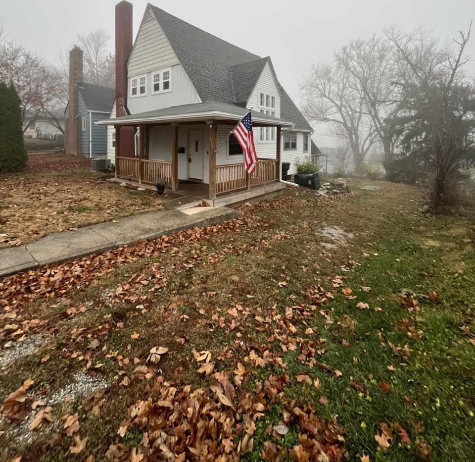 1910 Hst W 10th Street