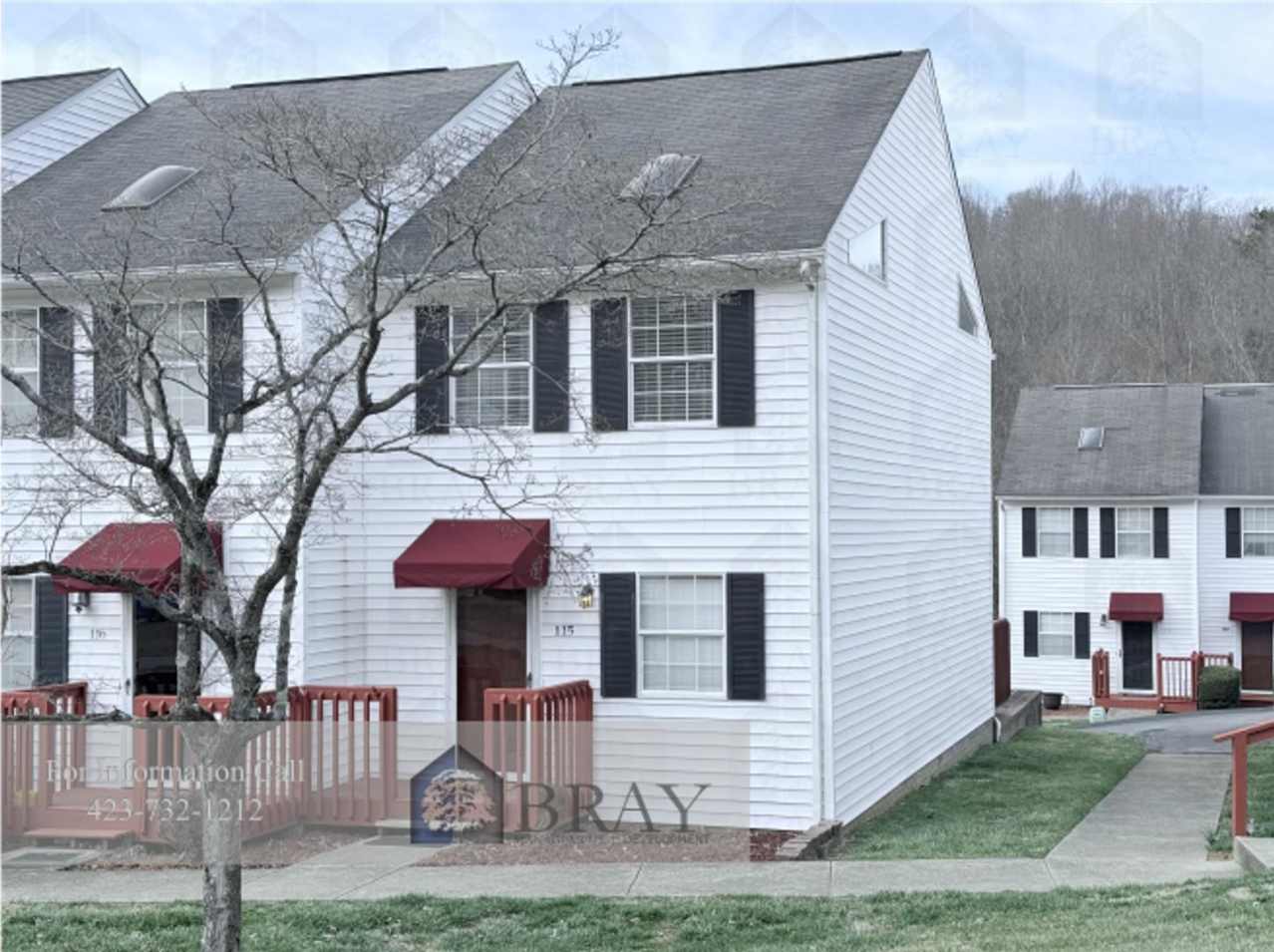 Spacious 3-Bedroom Townhome in the Heart of Bristol – Prime Location! End Unit!