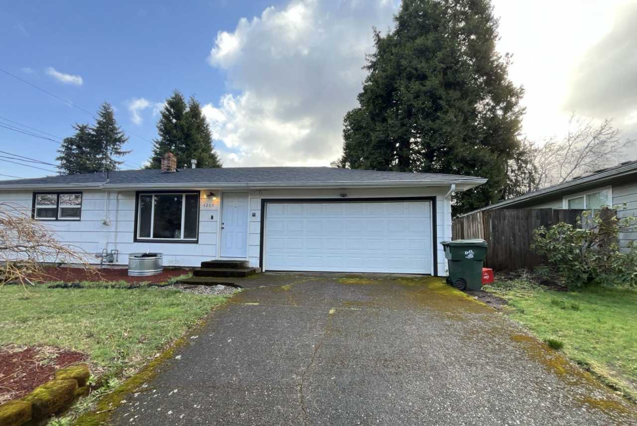 3Bd/1Ba Single Story House - Available to View!