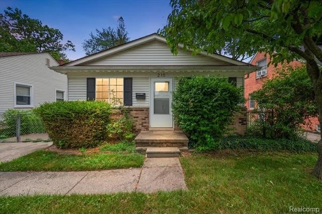 215 N Vermont Avenue