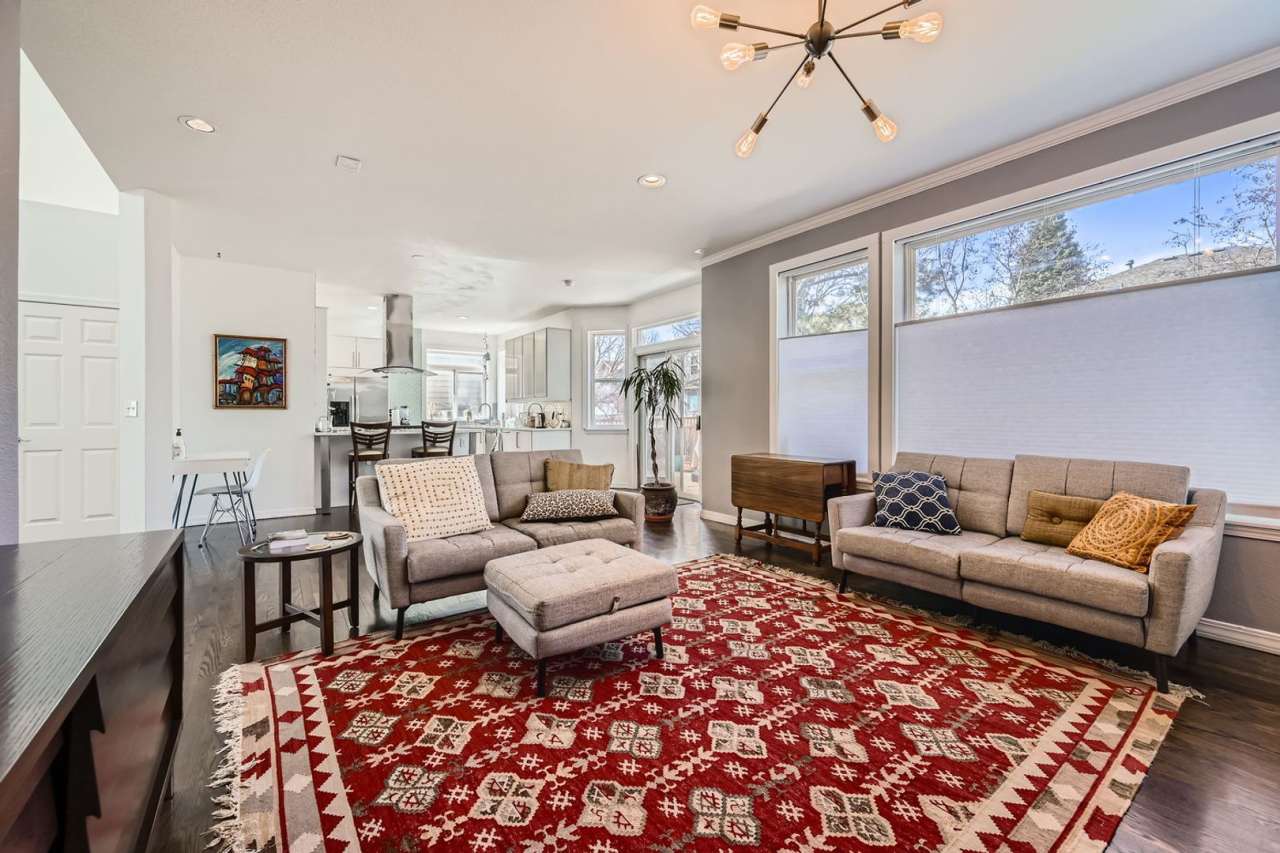 Bright  Cozy 3BDR Retreat in Longmont