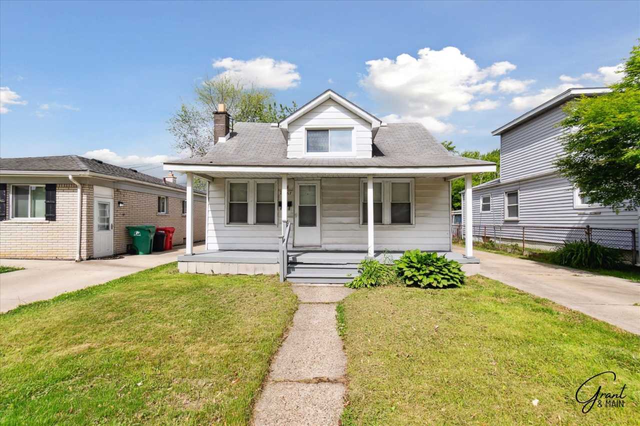 3 bedroom bungalow $1,150