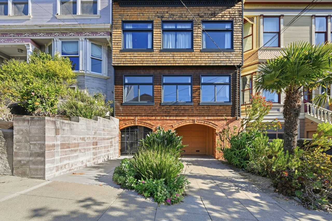 Light Filled Condo in Noe Valley+ Parking Included+ Laundry In unit - Please Contact for Showing Availability!