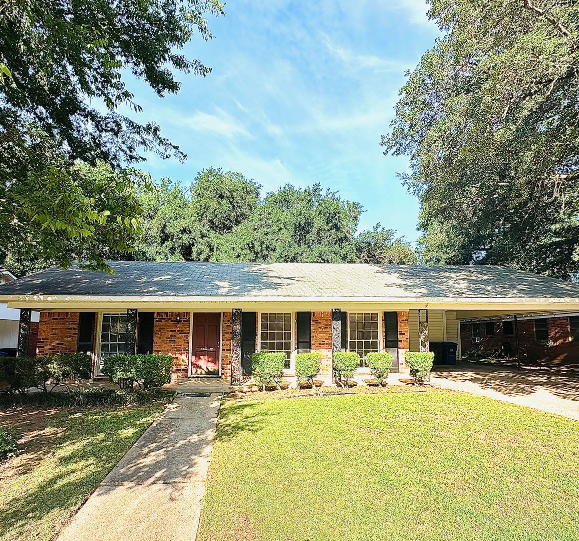 House for Lease- 2046 Shadywood
