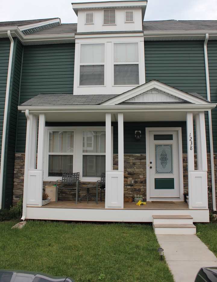 3 Bedroom, 3.5 Bath Townhouse with Full Finished Walk-out Basement