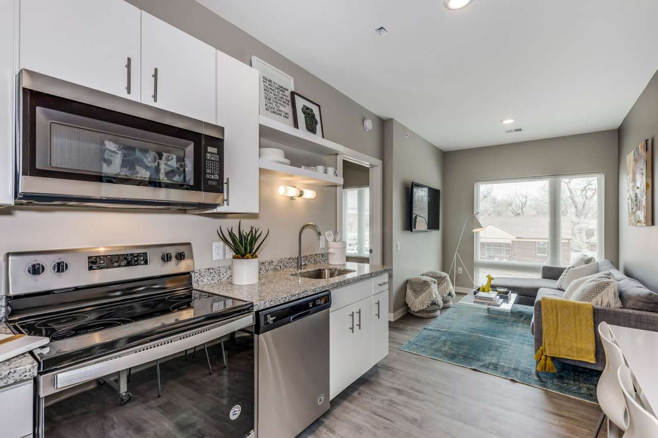 Seventeenth Apartments