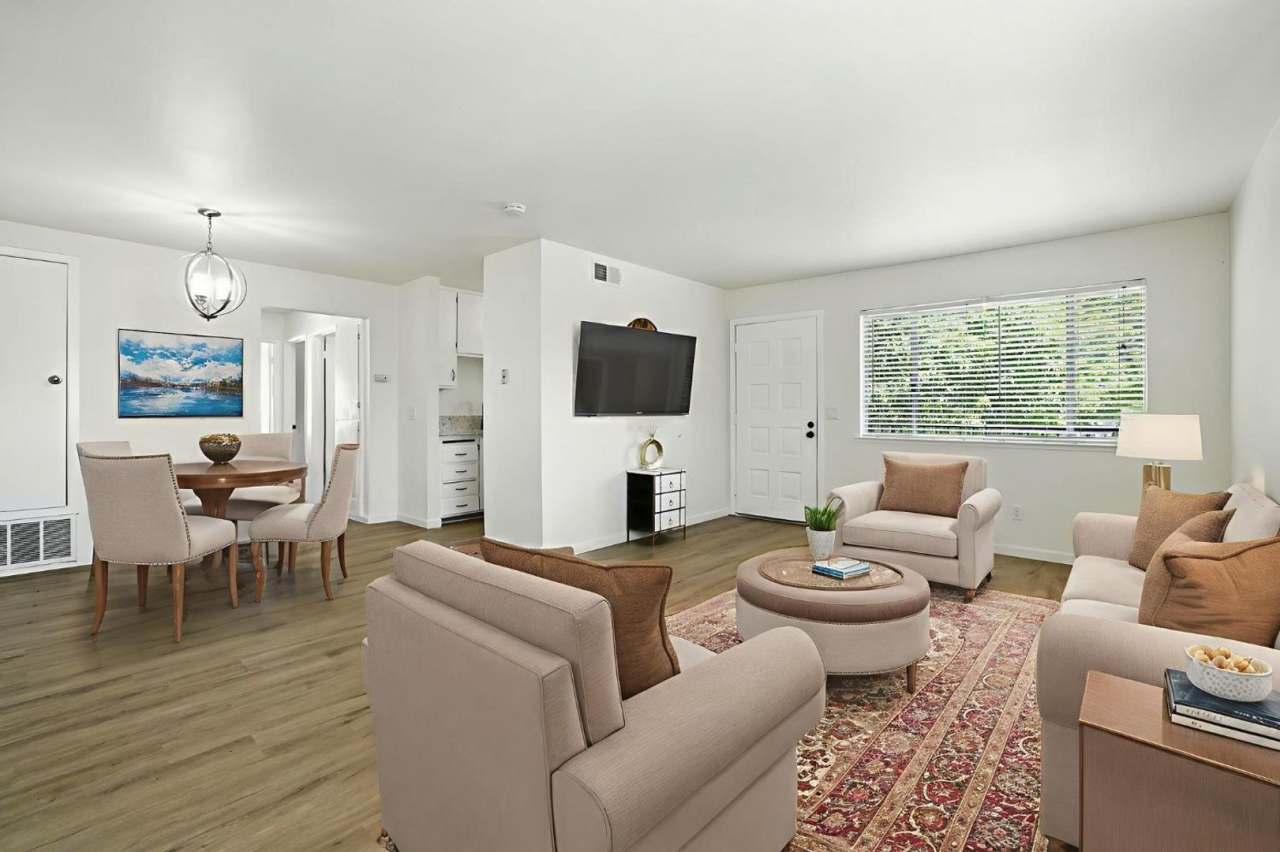 Gorgeous 2 Bed Condo in Foothill Farms