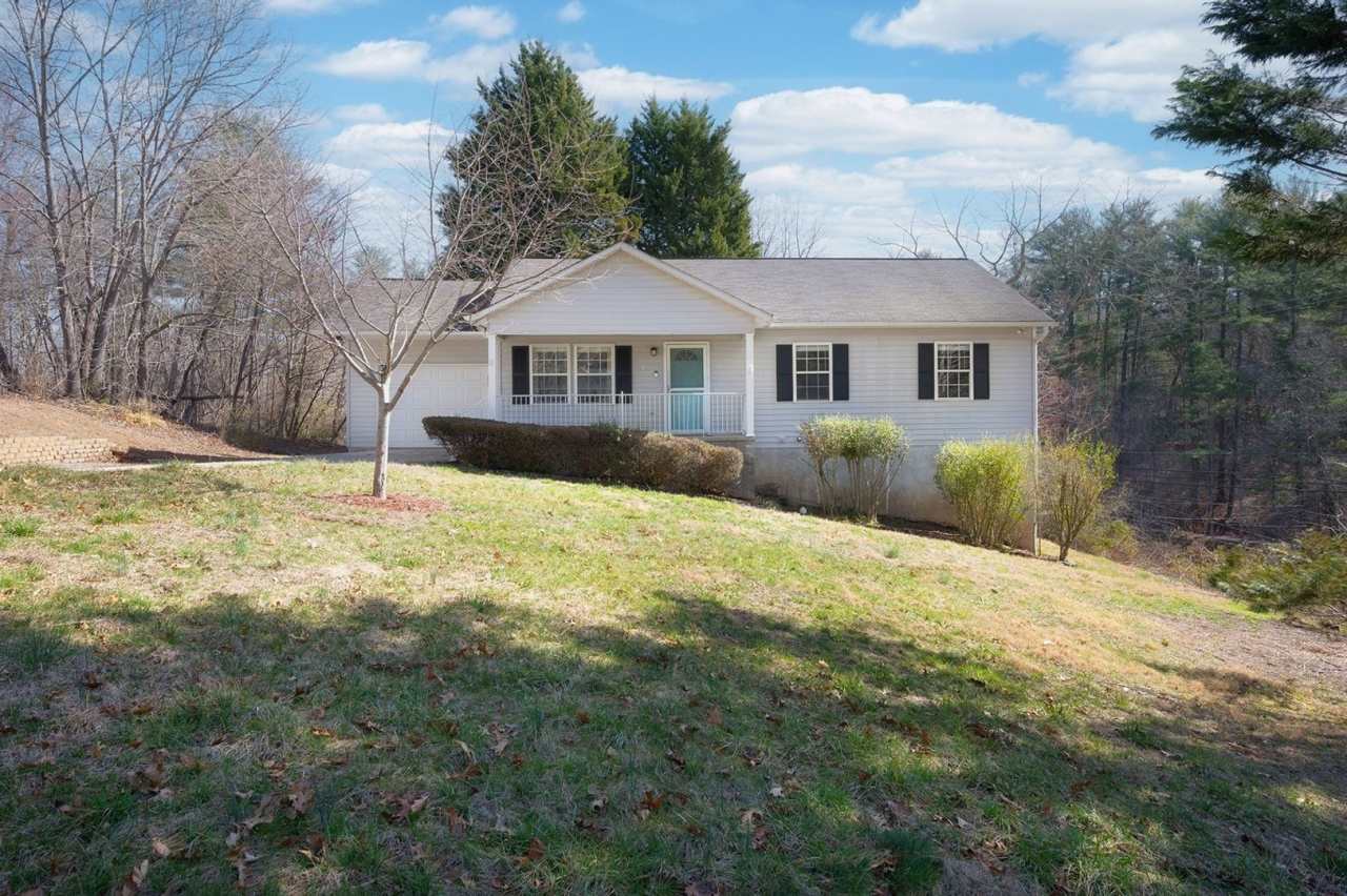 Spacious 5BR House in Asheville