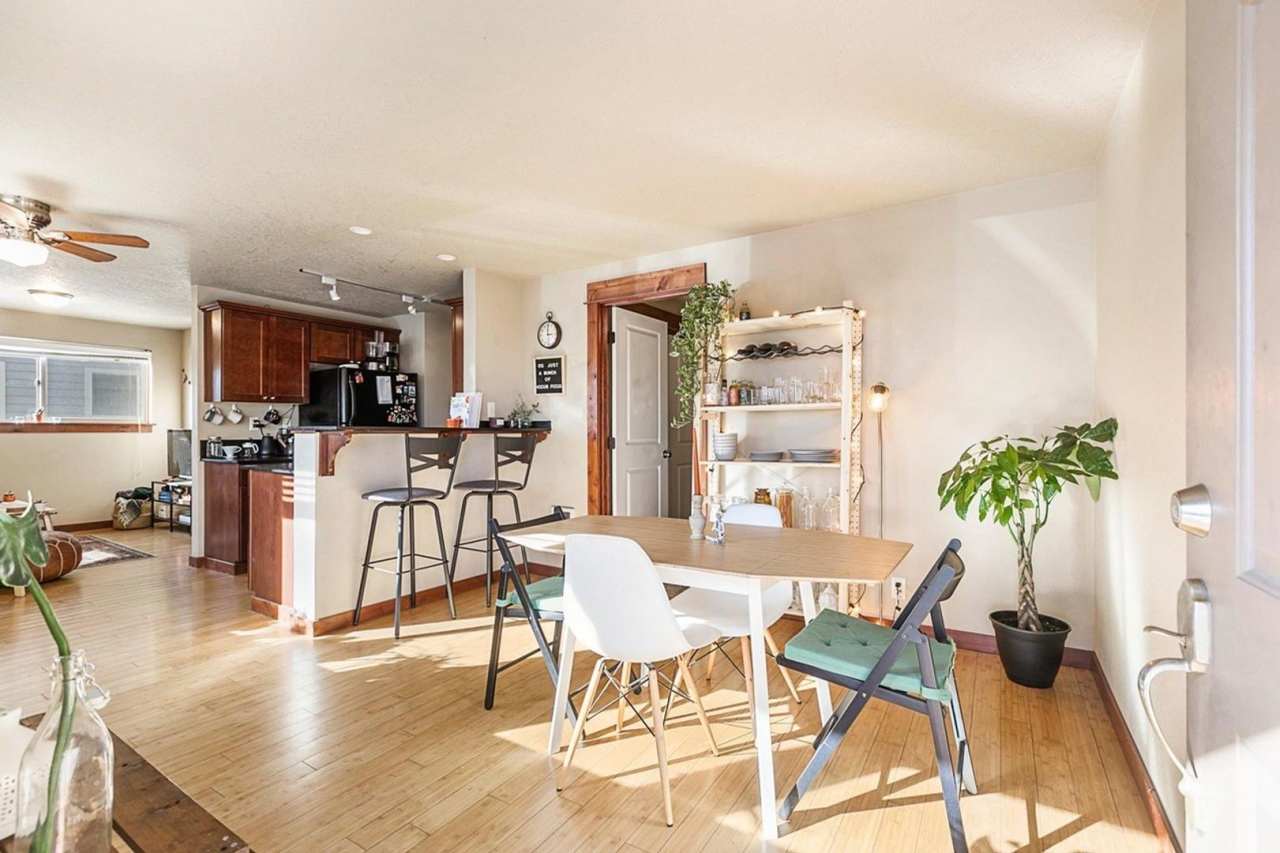 CHECK OUT THIS LOVELY 2 BEDROOM, 1 BATH CONDO CLOSE TO DOWNTOWN BEND