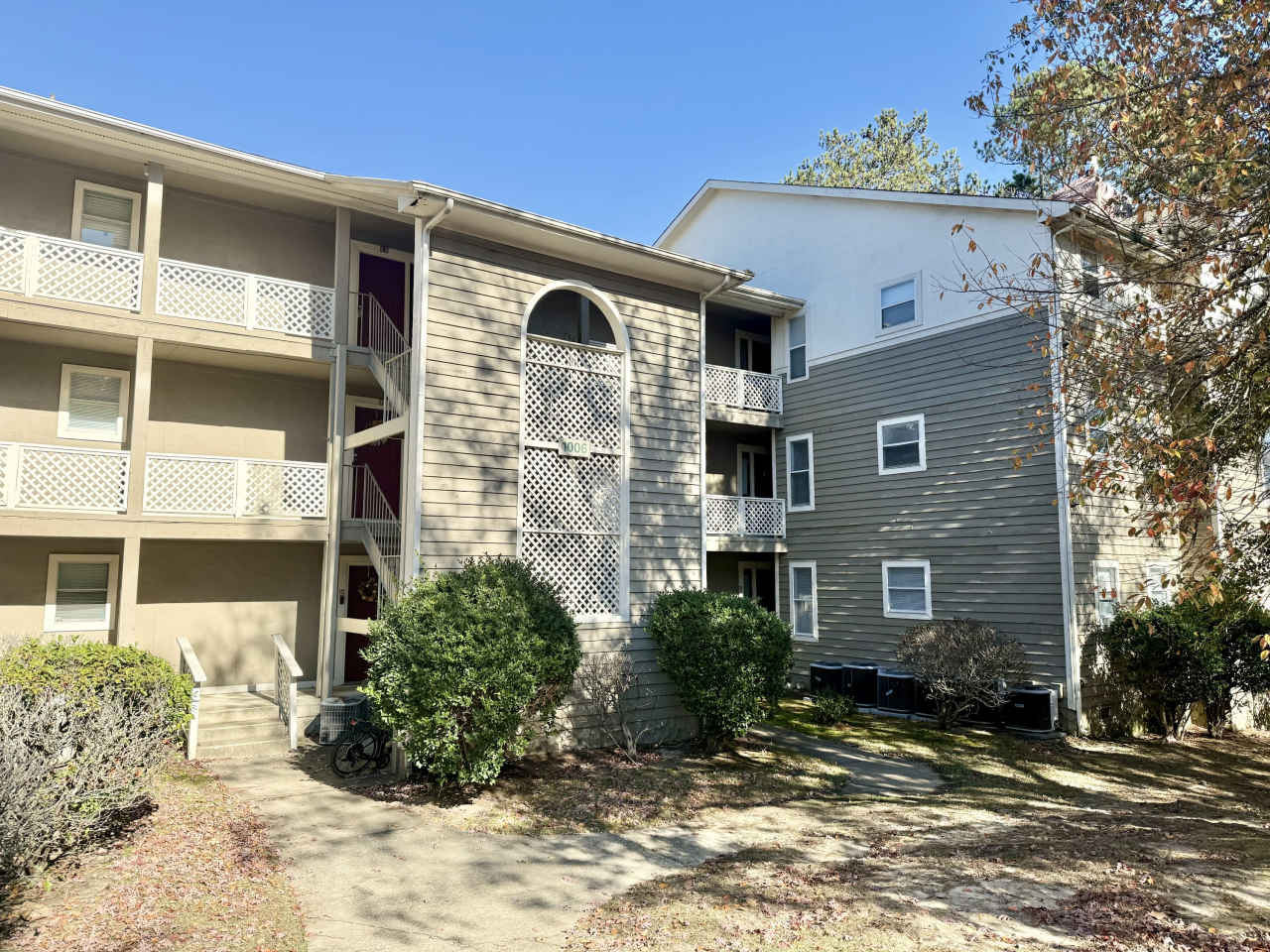 1006-17 Brookhollow Drive