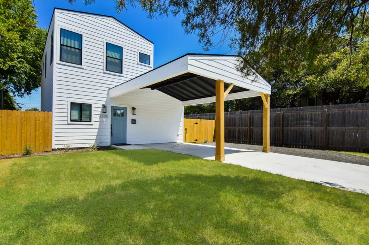 Modern Elegance in North Shoal Creek – 3/2.5 New Construction Home