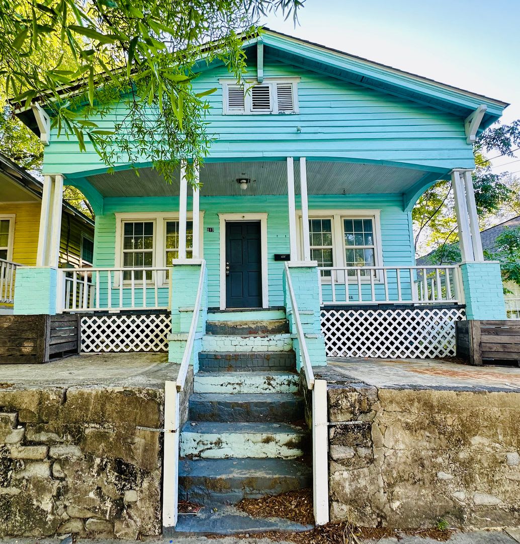 DOWNTOWN - 2 Bedroom - MOVE IN SPECIAL $500 OFF