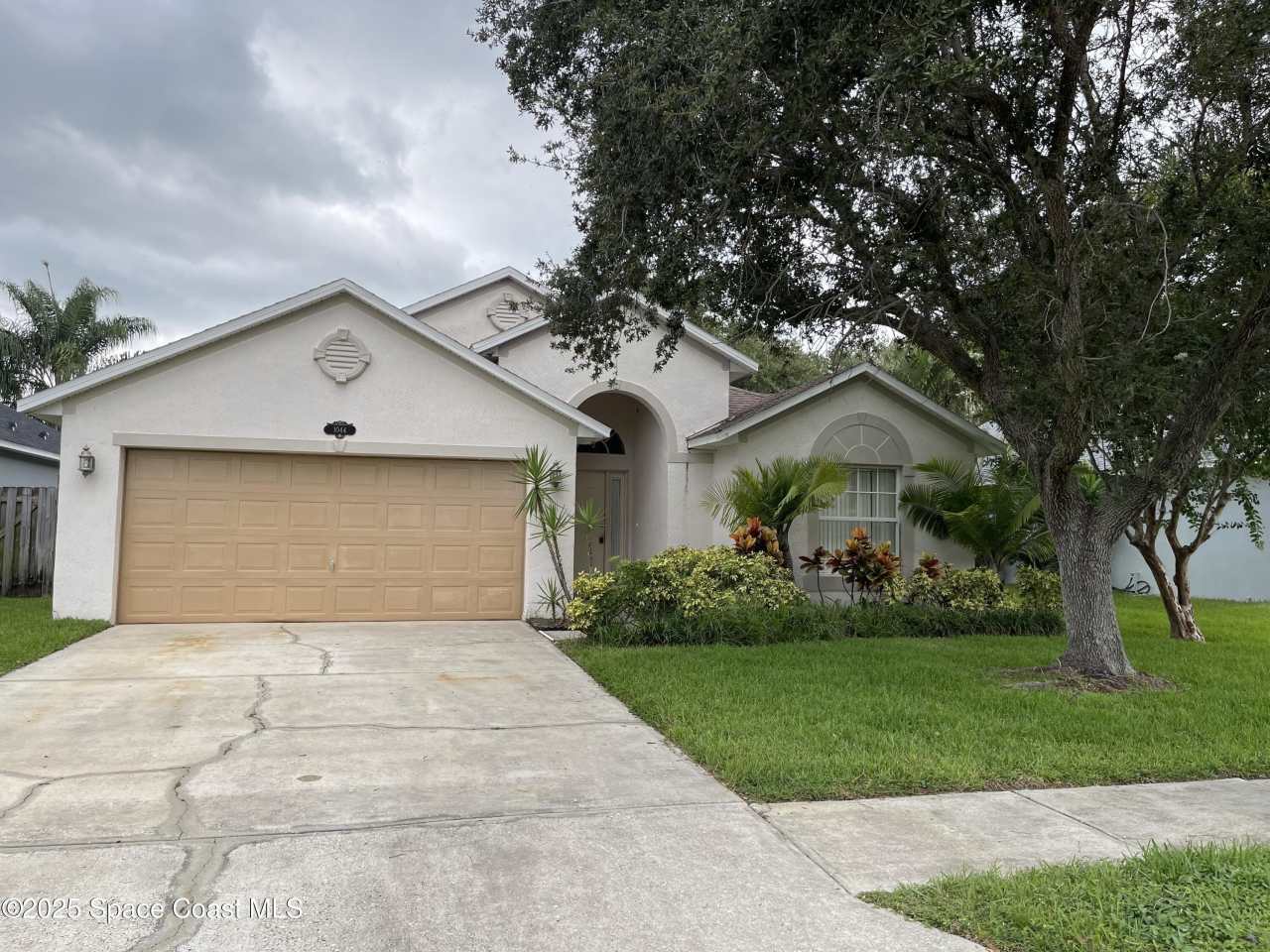 1044 Sedgewood Circle