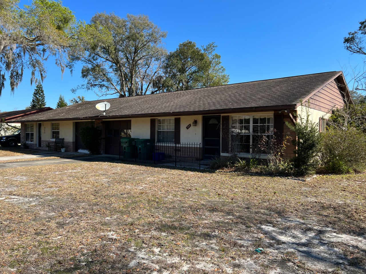 Spacious 2 Bedroom 2 Bath w/Attached 1 Car Garage in Plymouth Place Community