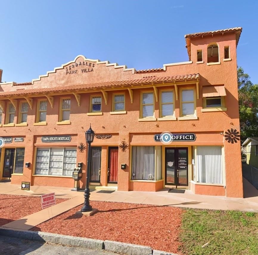 2328 N HIGHLAND AVENUE