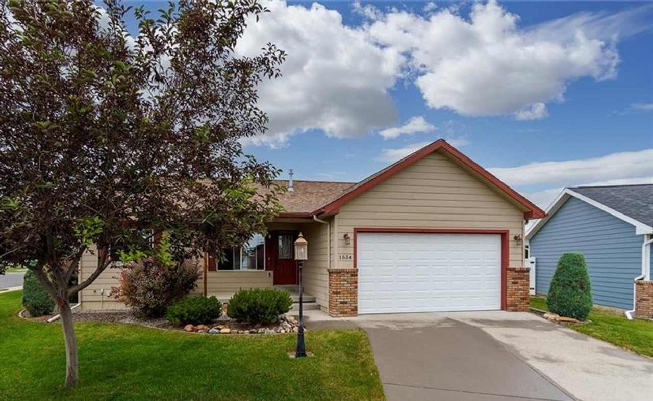 4 bed 2 1/2 bath home!