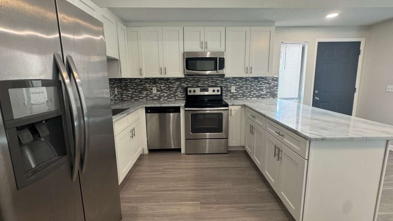 One Block Away from the St Johns River 2 Bed, 1.5 Bath!