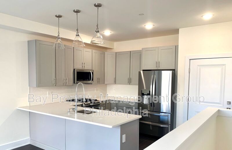 514 W Montgomery Ave