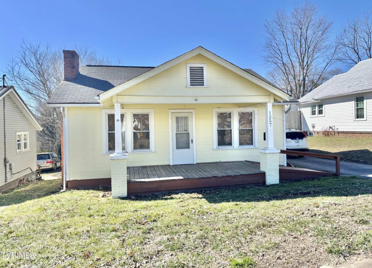 1257 E Center Street