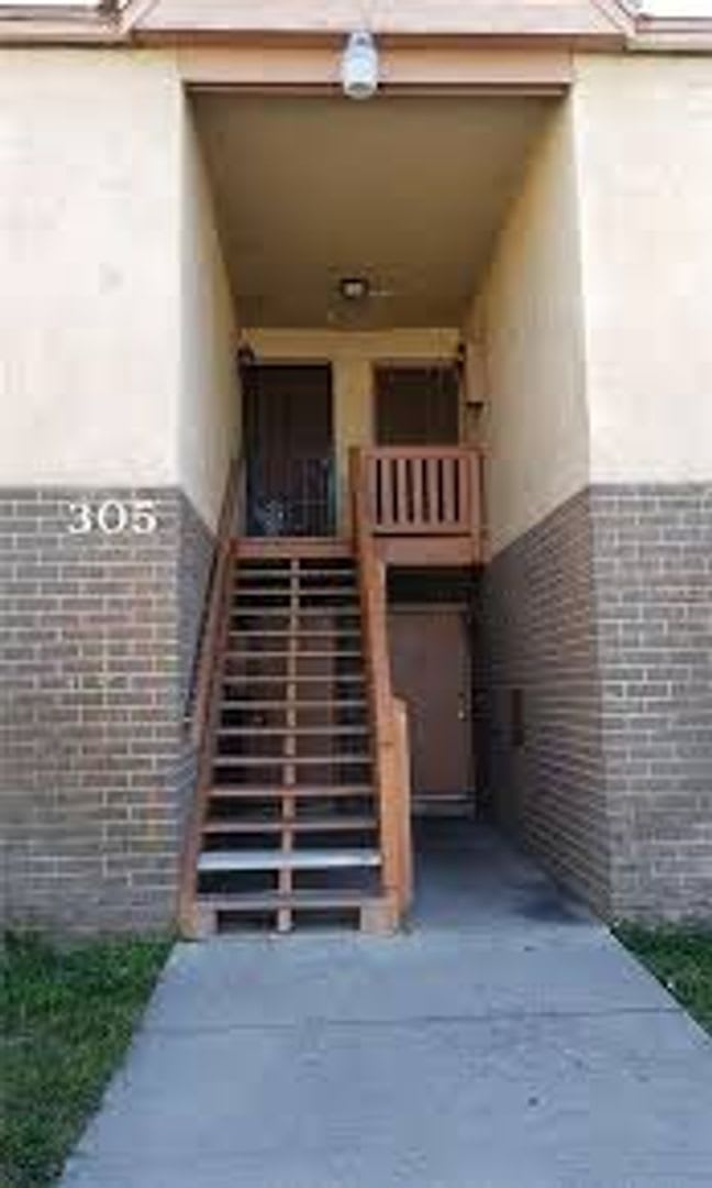 Nice upgraded 1bed/1bath condo conveniently located near busch garden's!