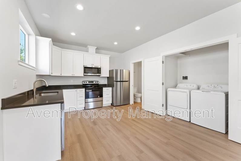 936 Molalla Avenue - 4