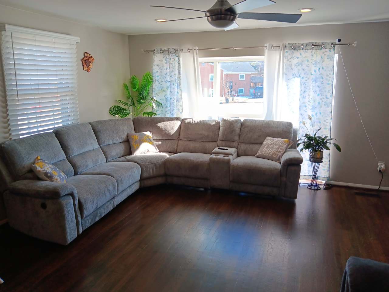 4 Carriage Lamp Court